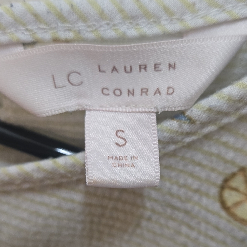 3/$10 LC Lauren Conrad White Top with Yellow Accents - Picture 2 of 7